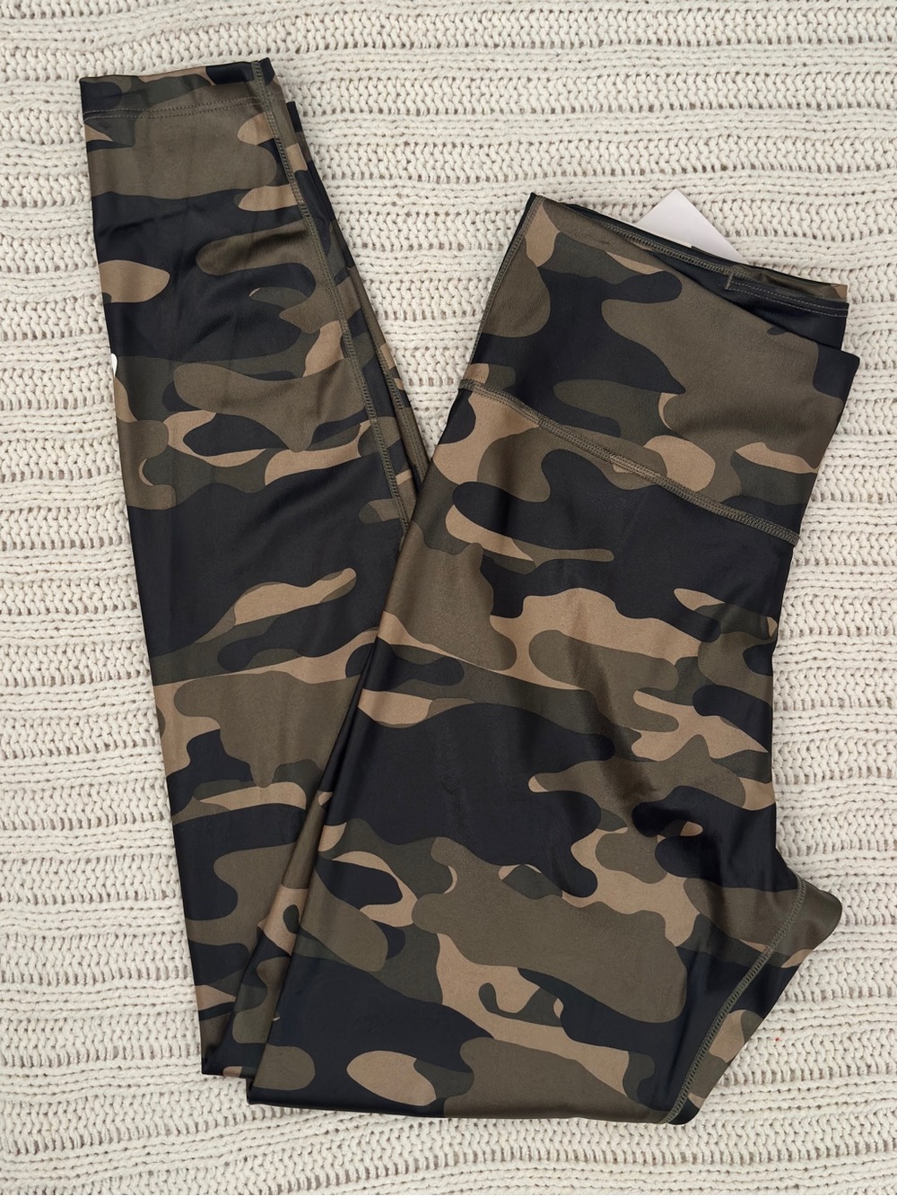 NWT Nike One Dri-FIT Mid-Rise Camo Leggings Size M